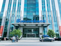 To avoid confusing the brand with SCB, Sacombank issued a correction notice